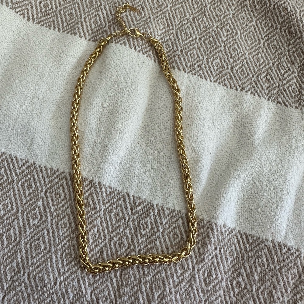 Presley necklace